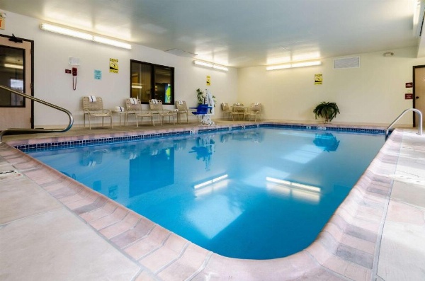 Quality Inn & Suites Manhattan image 29