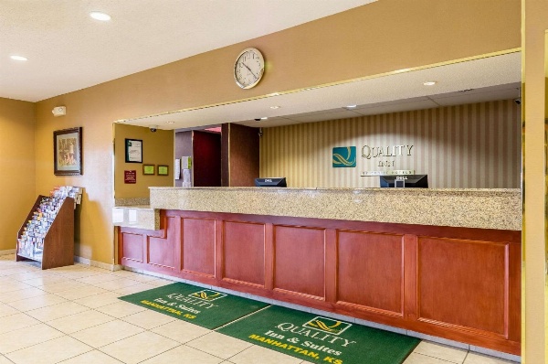 Quality Inn & Suites Manhattan image 5